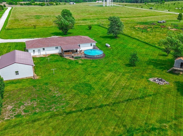 1391 County Road 2470, Moberly, MO 65270