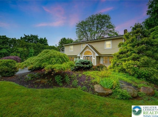 938 Meadow Circle, Bethlehem City, PA 18017