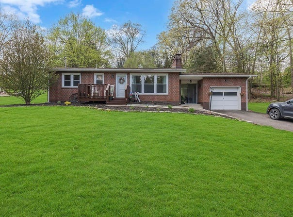 105 W Mcquistion Rd, Twp of But SW, PA 16001