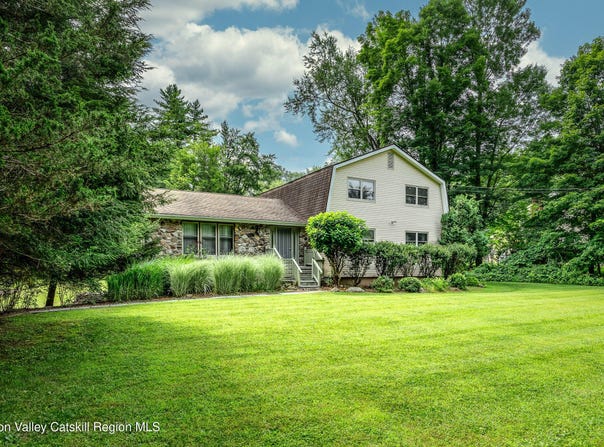 94 Tanglewood Road, West Hurley, NY 12491