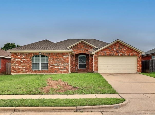 1013 Caleb Street, Burleson, TX 76028