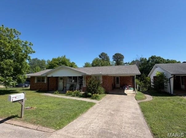 1905 Seifert Drive, Poplar Bluff, MO 63901
