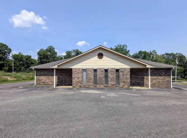 1102 S Mena Street, Mena, AR 71953