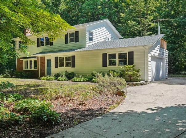 3598 Lusan Dr, Cedarburg, WI 53012