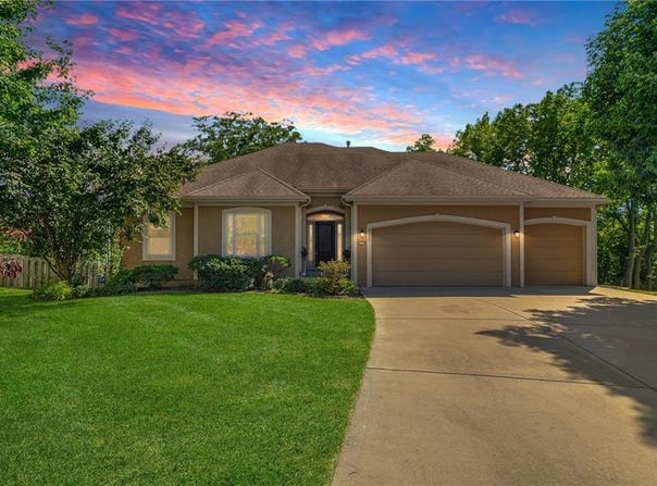 8752 N Saint Clair Avenue, Kansas City, MO 64154