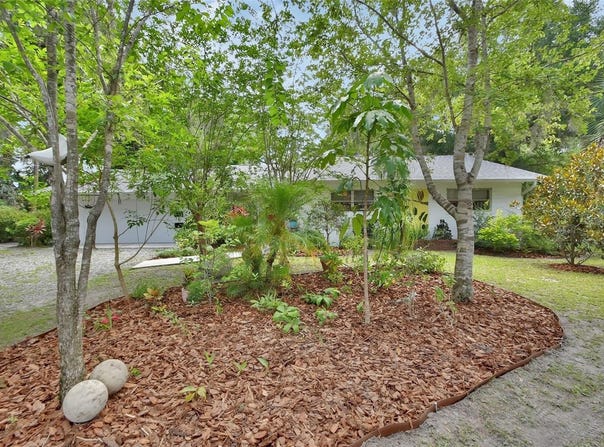 319 N SALISBURY AVENUE, DELAND, FL 32720