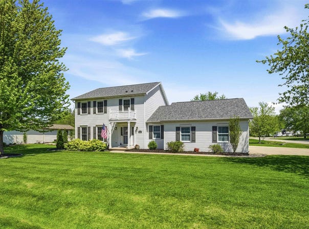 N124 BARBERRY Lane, APPLETON, WI 54915