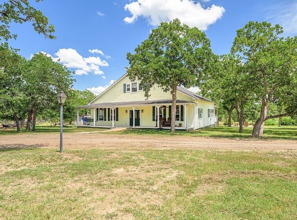 4310 Leslie Road, Fayetteville, TX 78940