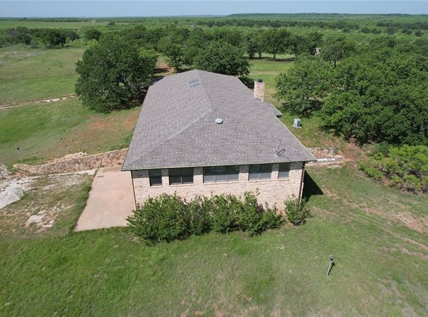 628 Robinson Road, Graham, TX 76450