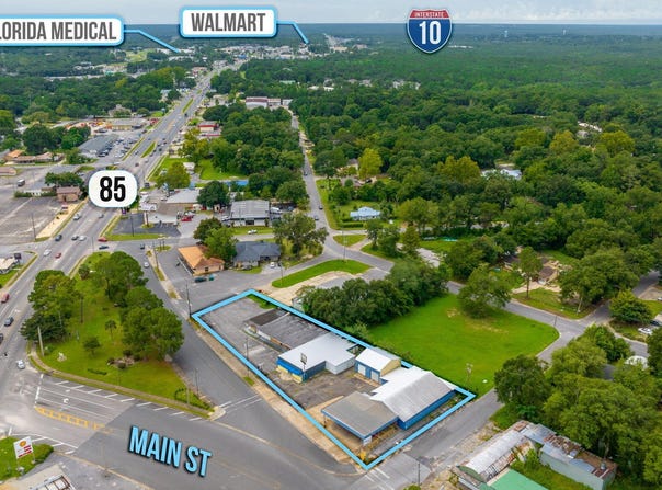 704 S Main Street, Crestview, FL 32536