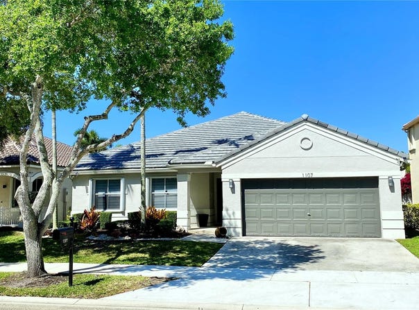 1107 Fairfield Meadows Dr, Weston, FL 33327