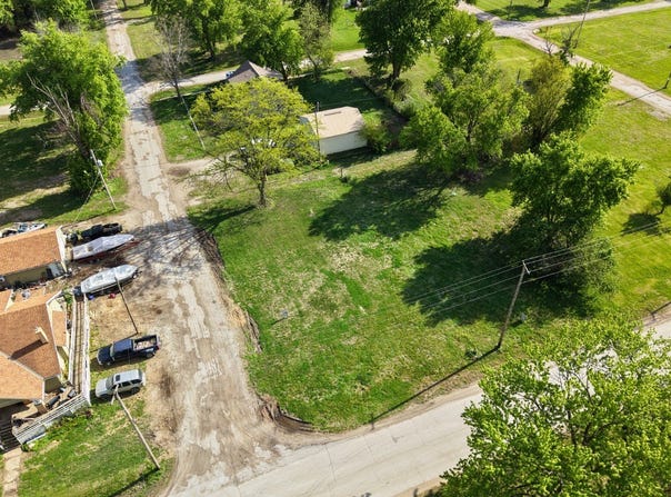 201 1st St, Pacific Junction, IA 51561