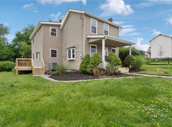 1004 Government Road, Penn Twp, PA 15642