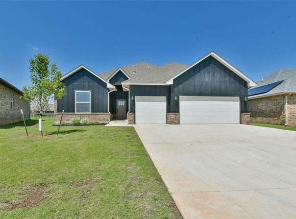 10617 Little Sallisaw Creek Drive, Yukon, OK 73099