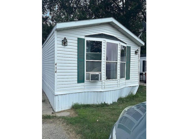 414 Sarah St NE, Cedar Springs, MI 49319
