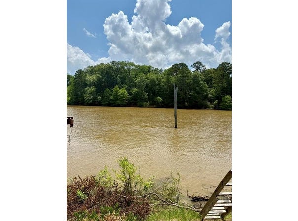 682 River Road, Logansport, LA 71049