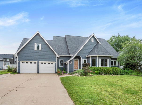 812 N 8th Avenue, Winterset, IA 50273