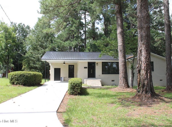 408 W Burkhead Street, Whiteville, NC 28472