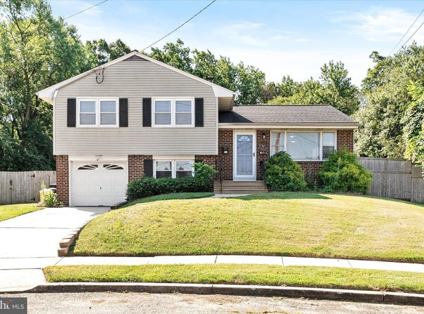 10 VALLEY VIEW COURT, HAMILTON, NJ 08620