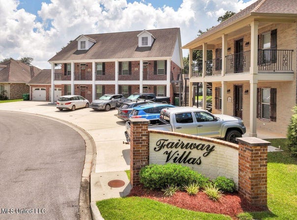 204 Fairway Villas, Diamondhead, MS 39525