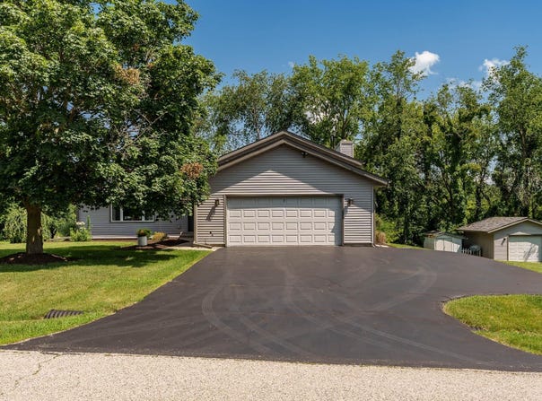 7812 Rhonda, ROSCOE, IL 61073