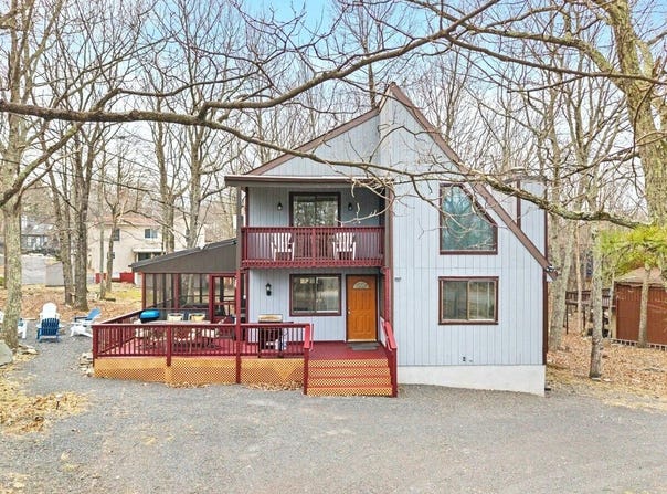 2196 Scarborough Way Way, Bushkill, PA 18324