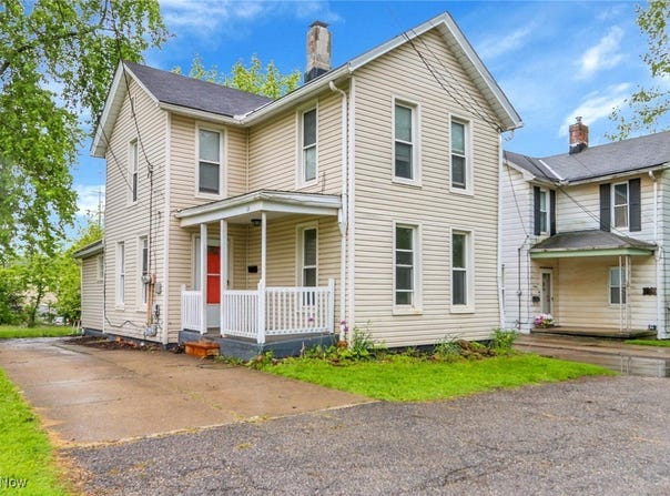 16 Brown Lane, Bedford, OH 44146