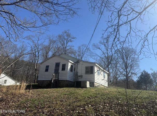 2516 Roseberry Rd, Mascot, TN 37806