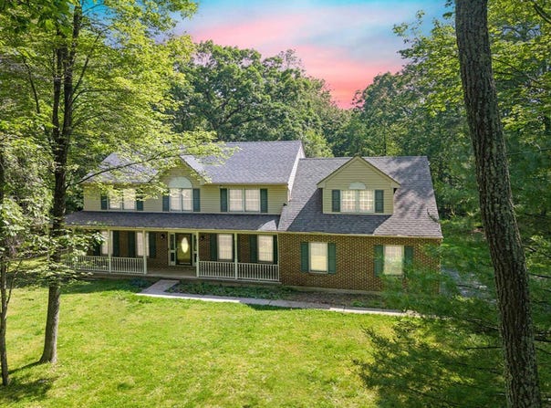 102 Crest Circle, East Stroudsburg, PA 18301