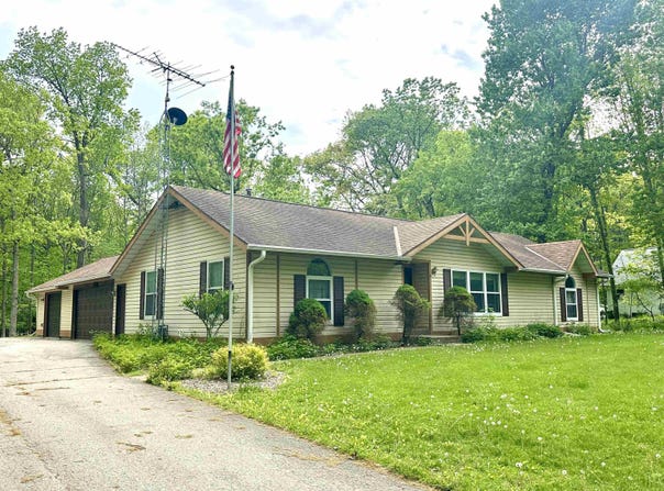 E2343 LAMPLIGHTER Lane, WAUPACA, WI 54981