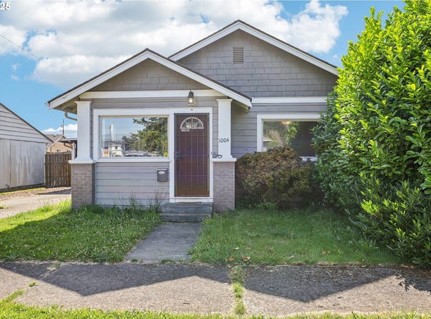1004 S 5TH AVE, Kelso, WA 98626