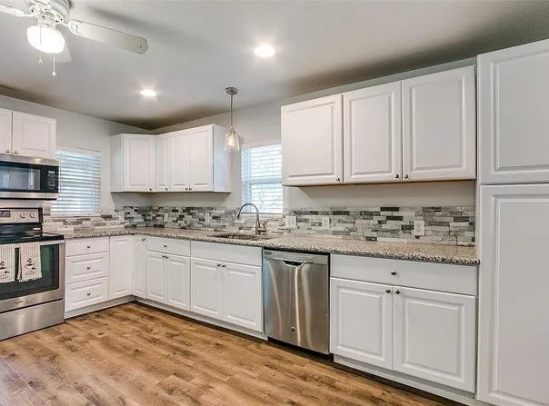 605 N Snyder Avenue, Justin, TX 76247