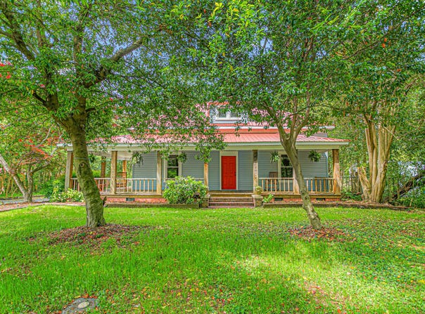 429 N Asheboro Street, Liberty, NC 27298