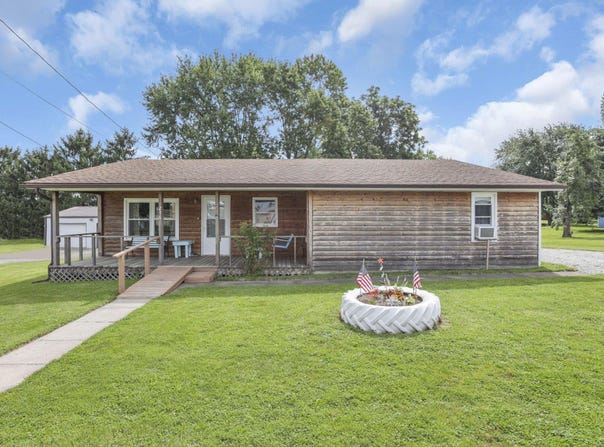 216 1st Street, Pleasantville, OH 43148