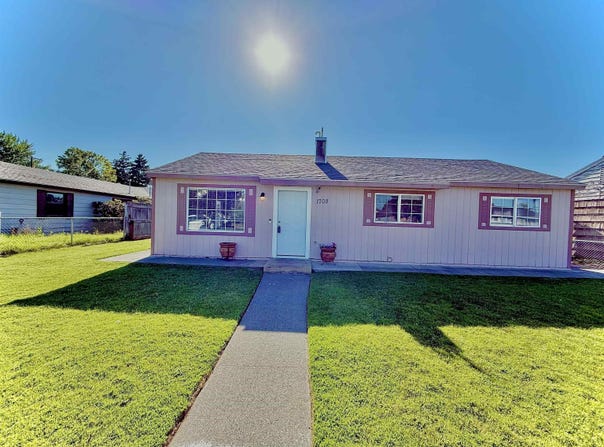 1708 N 17th Ave, Pasco, WA 99301