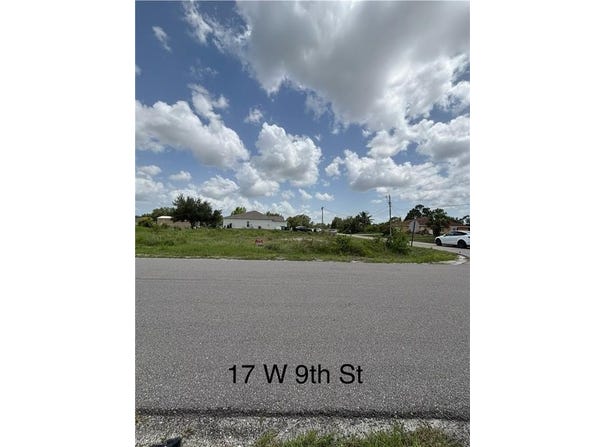 17 W 9th, LEHIGH ACRES, FL 33972
