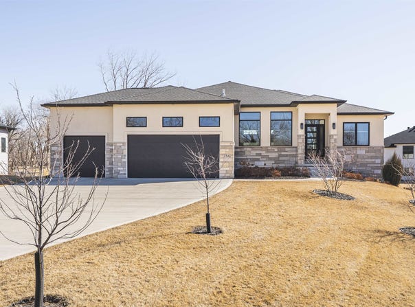 754 E Sawgrass, Dakota Dunes, SD 57049