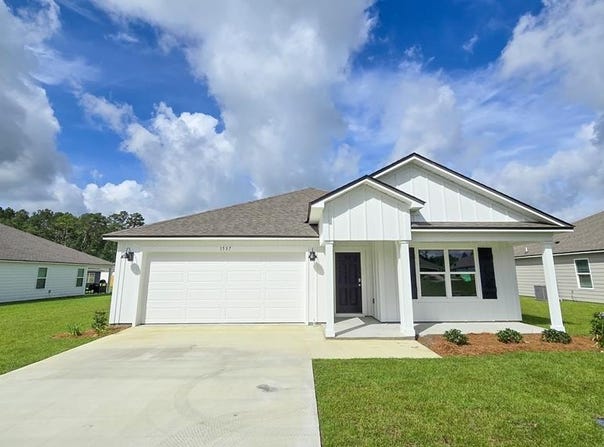 1537 Beverly Lane, Hahira, GA 31632