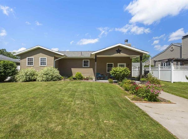 621 Broadway St, WestBurlington, IA 52655