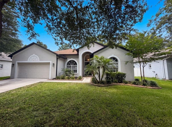 222 TAYLOR BAY Lane, BRANDON, FL 33510