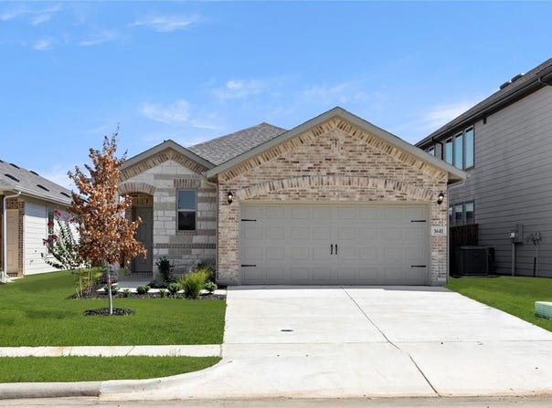1641 Meadow Crest Drive, Aubrey, TX 76227