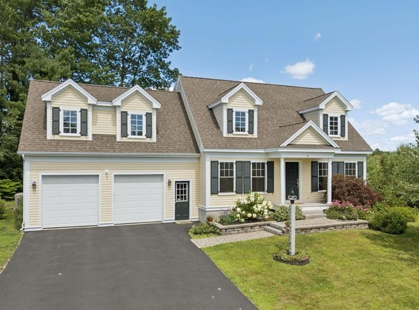 61 Drowne Road, Cumberland, ME 04021