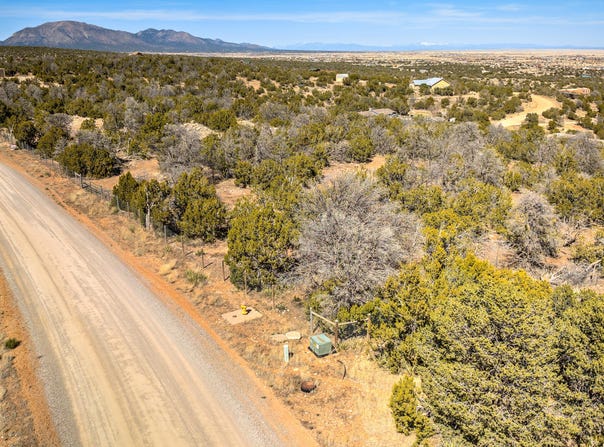 37 Snowflake Trail, Edgewood, NM 87015