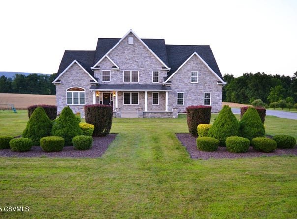 68 YEARLING Lane, New Columbia, PA 17856