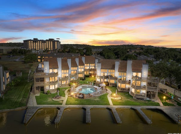 509 Short Circuit, Horseshoe Bay, TX 78657
