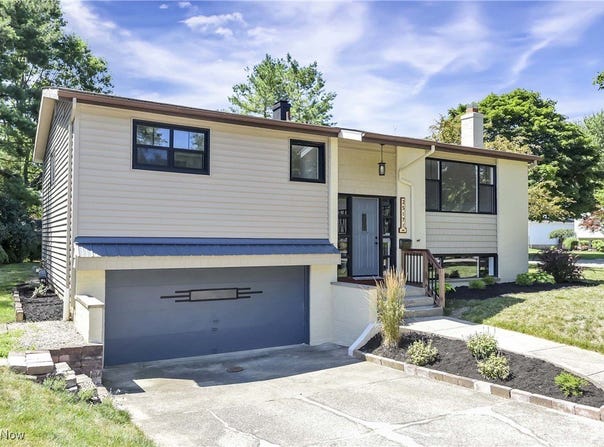 25171 Antler Drive, North Olmsted, OH 44070