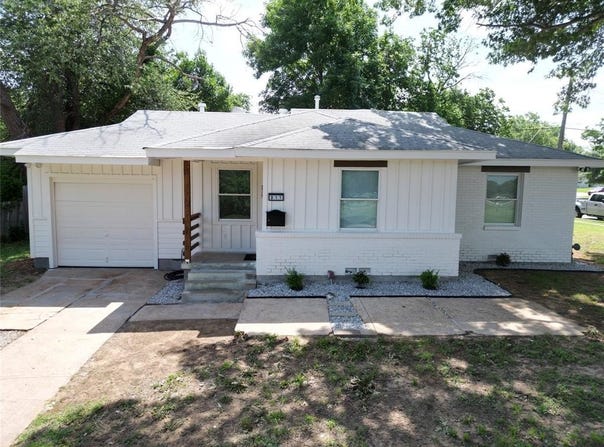 311 Meadowbrook Drive, Arlington, TX 76010