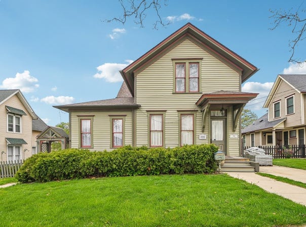 108 N Channing Street, Elgin, IL 60120