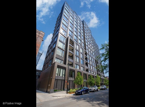 21 N May Street, Chicago, IL 60607