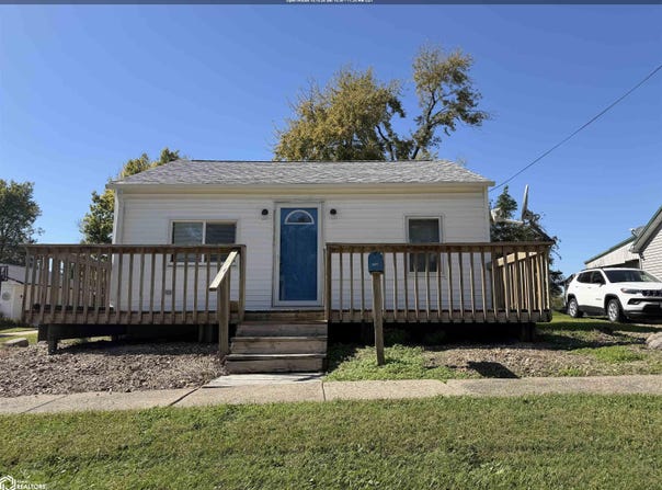 609 N Pine Street, New London, IA 52645